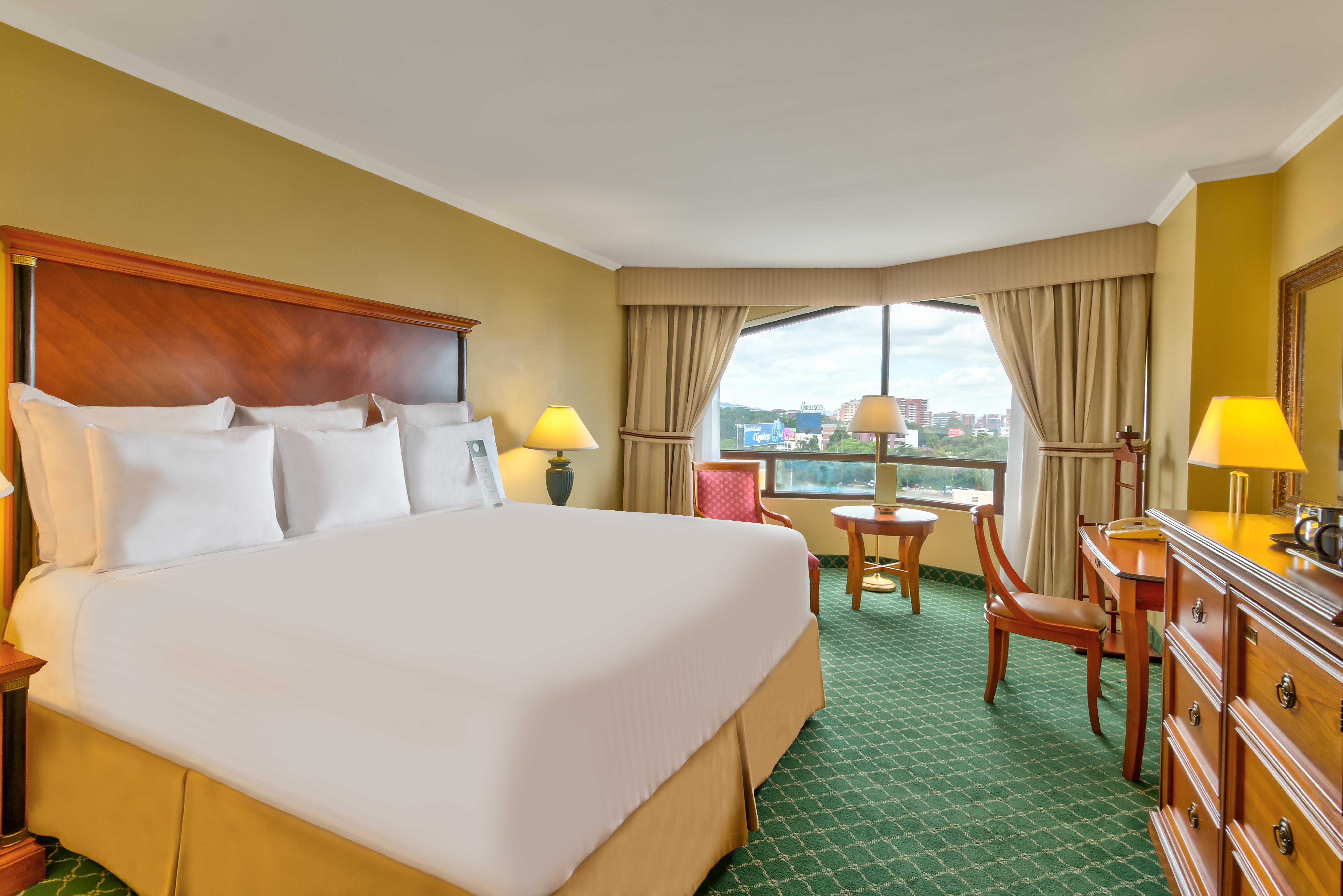 Barcelo Guatemala City Exterior photo A guest room at the Hilton San Salvador
