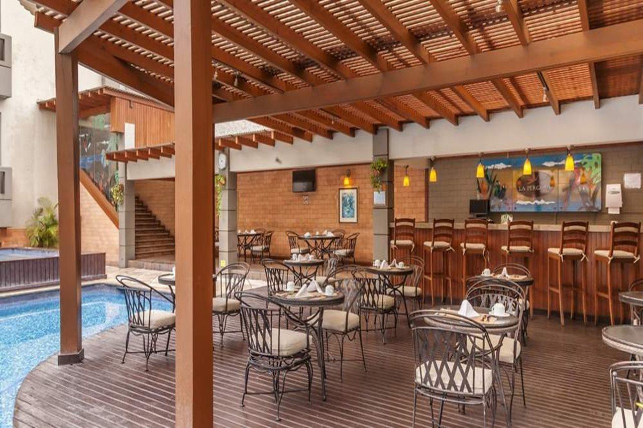 Barcelo Guatemala City Exterior photo The Pool Bar