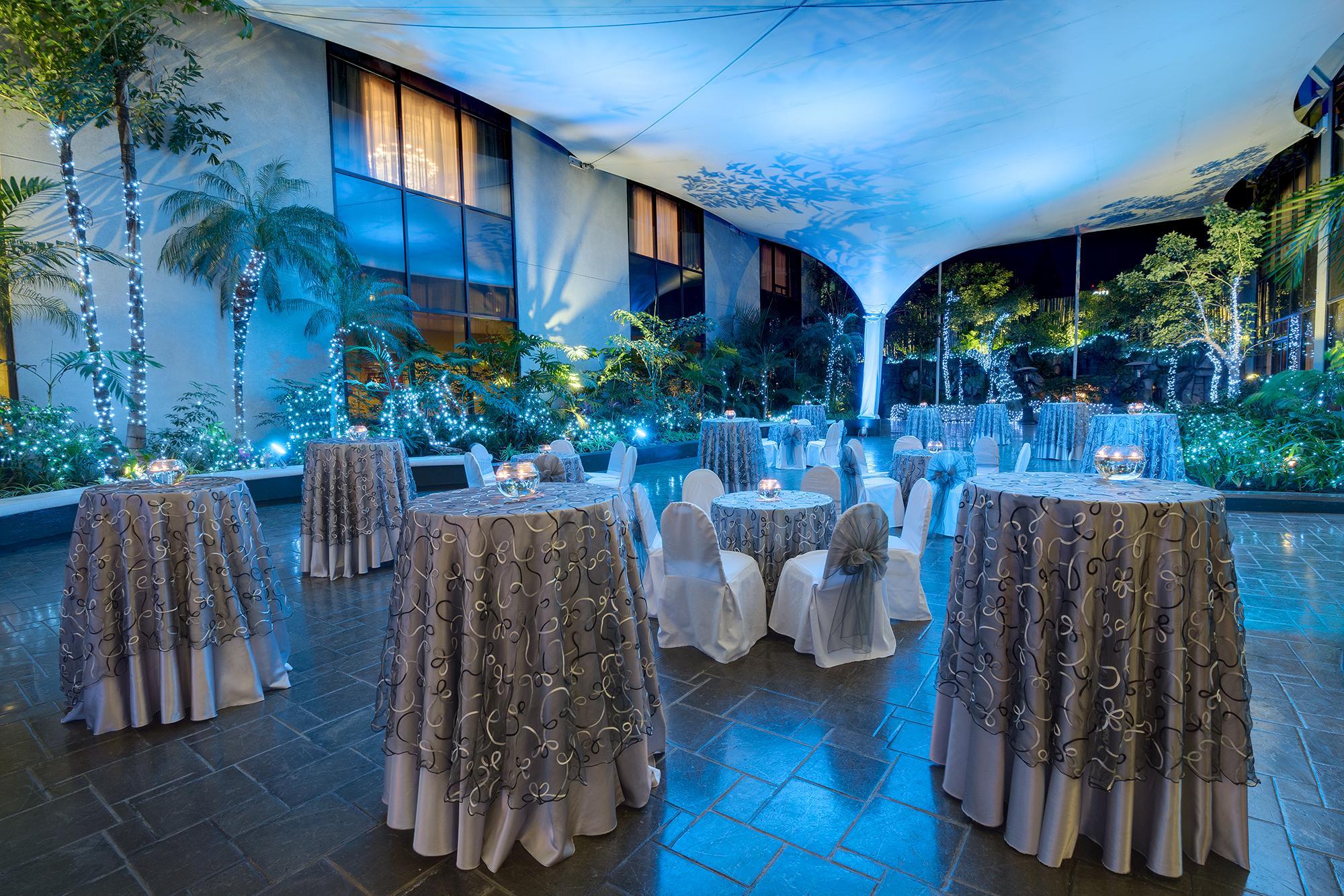 Barcelo Guatemala City Exterior photo The Garden